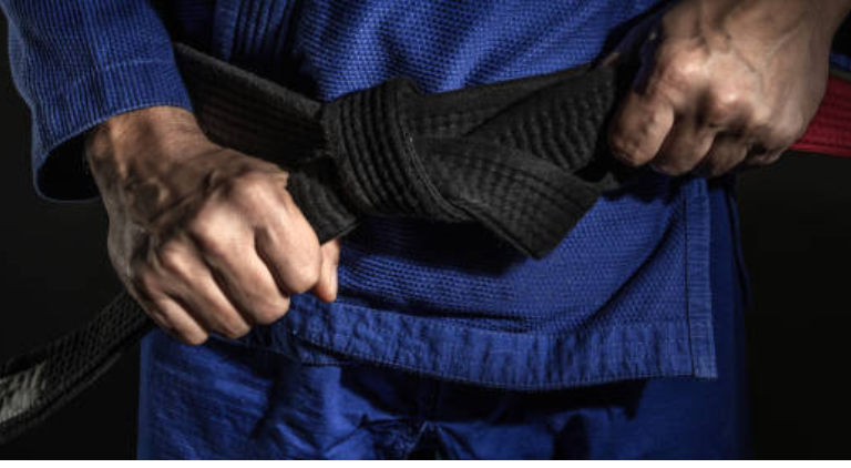 Mettre sa ceinture de judo