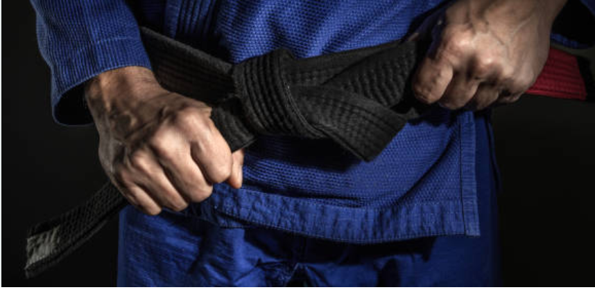 Mettre sa ceinture de judo